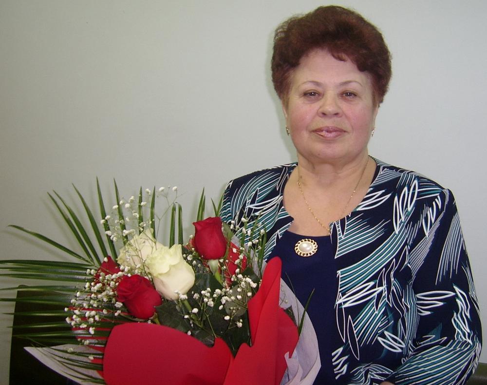 Сегодня принимает поздравления с Днём рождения Людмила  Николаевна Мачихина.